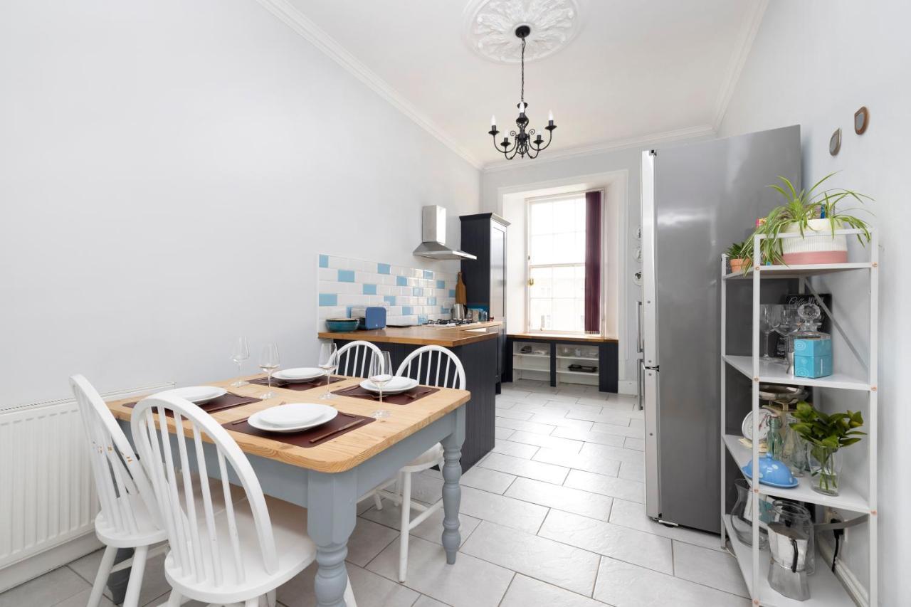 Altido Glamorous 2-Bed Flat Near Edinburgh Castle المظهر الخارجي الصورة