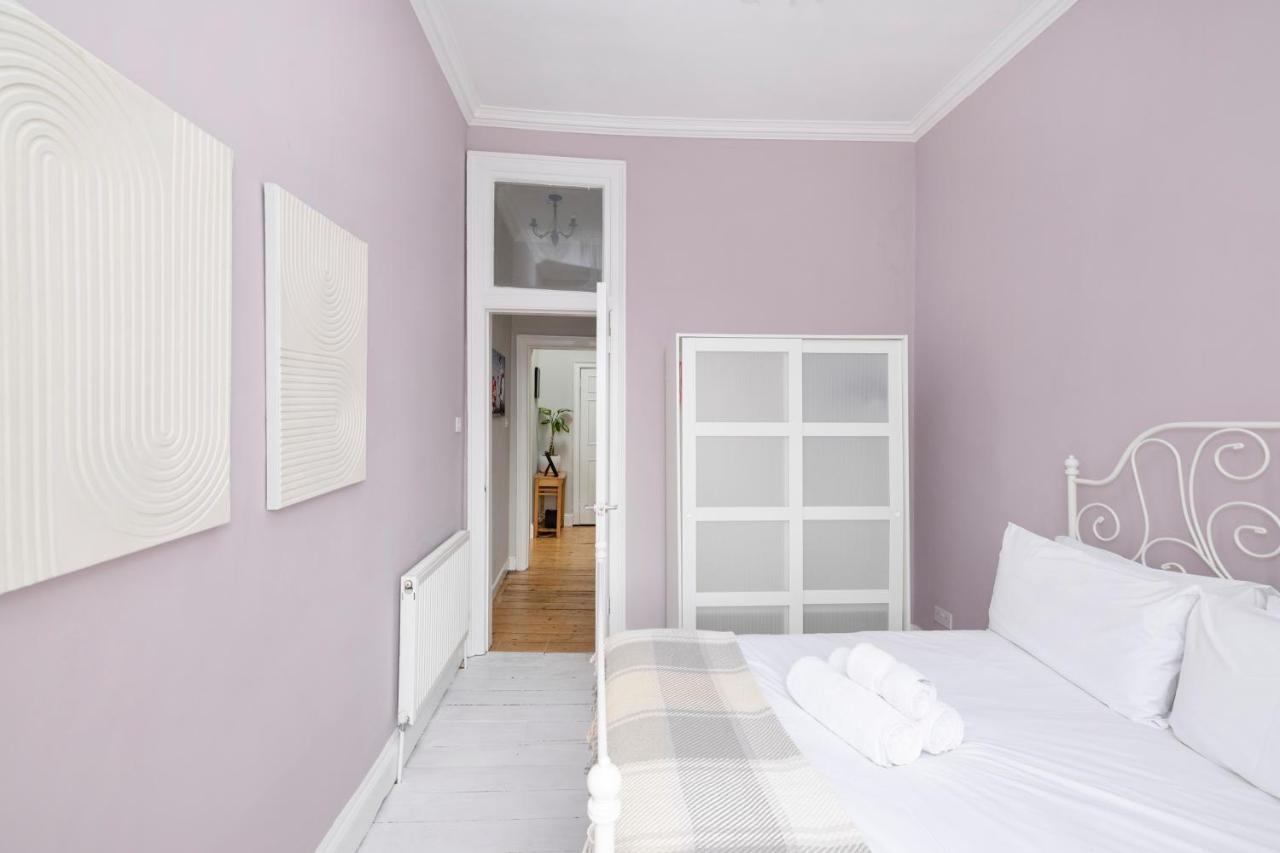 Altido Glamorous 2-Bed Flat Near Edinburgh Castle المظهر الخارجي الصورة