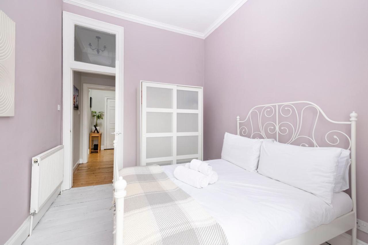 Altido Glamorous 2-Bed Flat Near Edinburgh Castle المظهر الخارجي الصورة