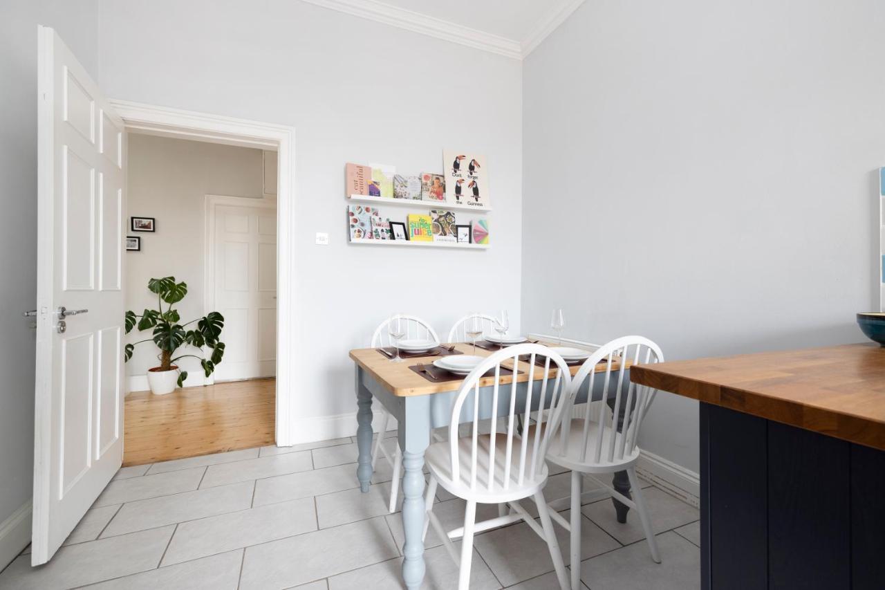Altido Glamorous 2-Bed Flat Near Edinburgh Castle المظهر الخارجي الصورة