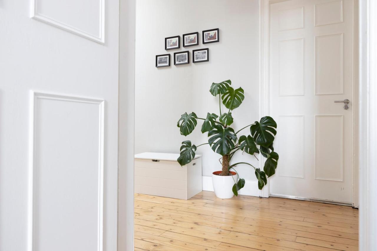 Altido Glamorous 2-Bed Flat Near Edinburgh Castle المظهر الخارجي الصورة
